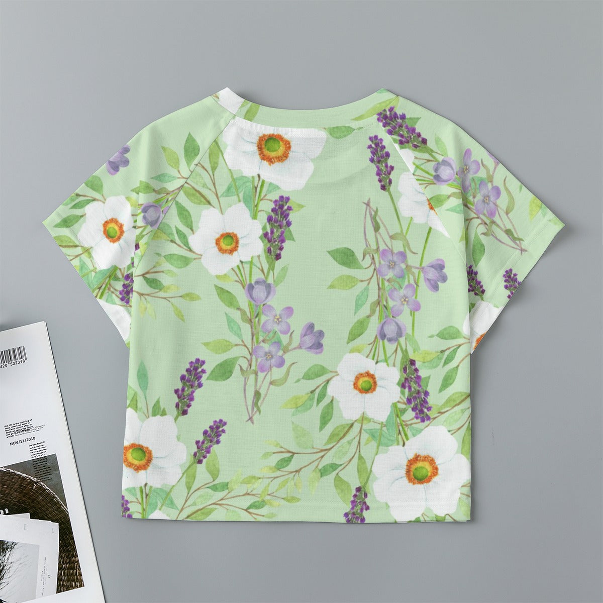 Eco-friendly  All-Over Print Women's cropped Raglan T-shirt With Short Sleeve