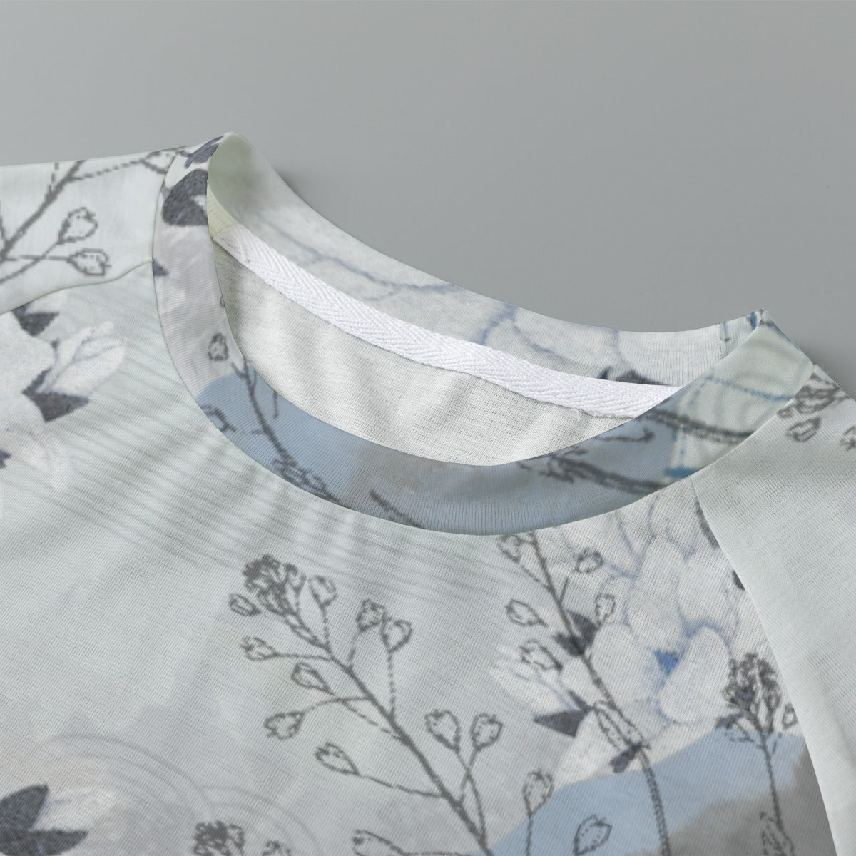 Eco-friendly  All-Over Print Women's cropped Raglan T-shirt With Short Sleeve