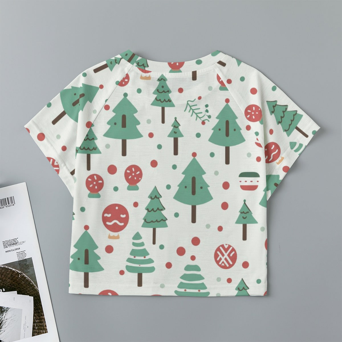 Eco-friendly  All-Over Print Women's cropped Raglan T-shirt With Short Sleeve