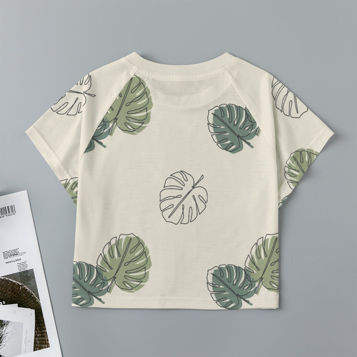 Eco-friendly  All-Over Print Women's cropped Raglan T-shirt With Short Sleeve